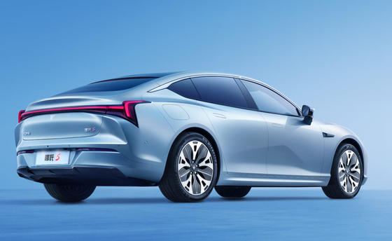 170kw EV Xe điện 4 chỗ Xe điện thể thao 715km Độ bền