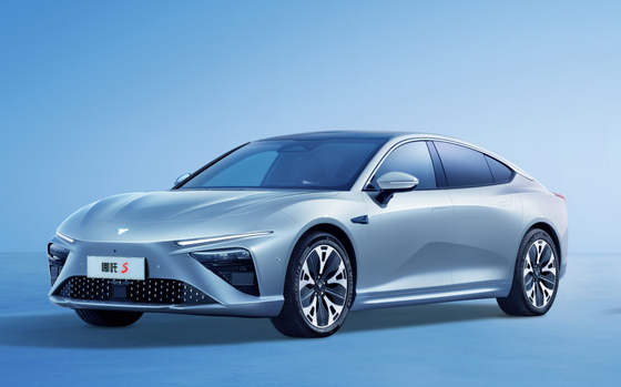 170kw EV Xe điện 4 chỗ Xe điện thể thao 715km Độ bền